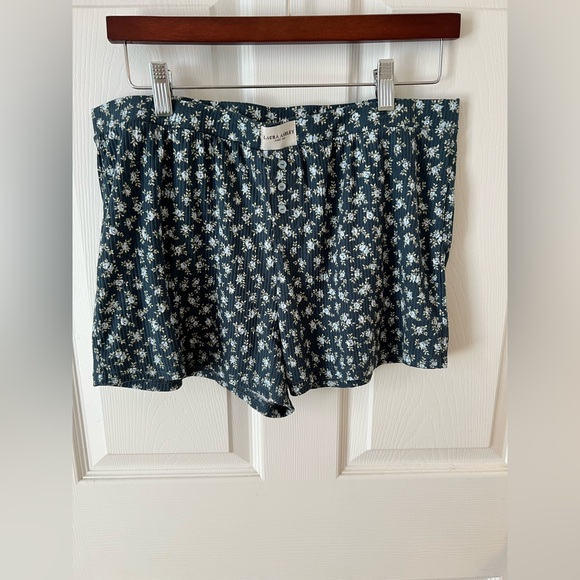 Laura Ashley floral cottagecore Soft Short Sleeve Top/Shorts Pajama Set Sz: L - Picture 11 of 16